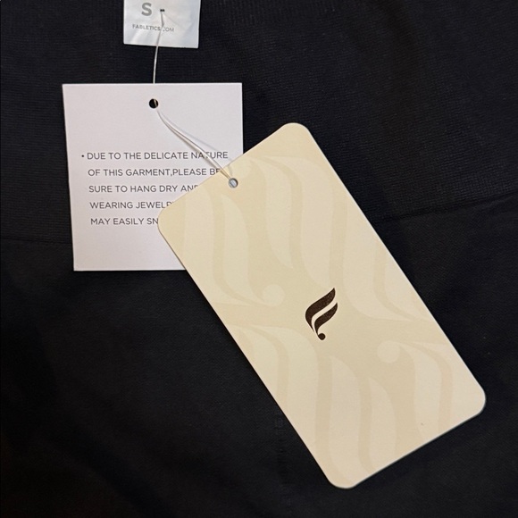 Fabletics Mosaic High Waisted 7/8 Black Leggings SZ Small - Picture 4 of 7